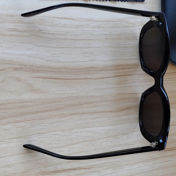 Diff Eyewear Noemi BK-GR238P POLARIZED Black Square Gold Accents + Case - Picture 3 of 7